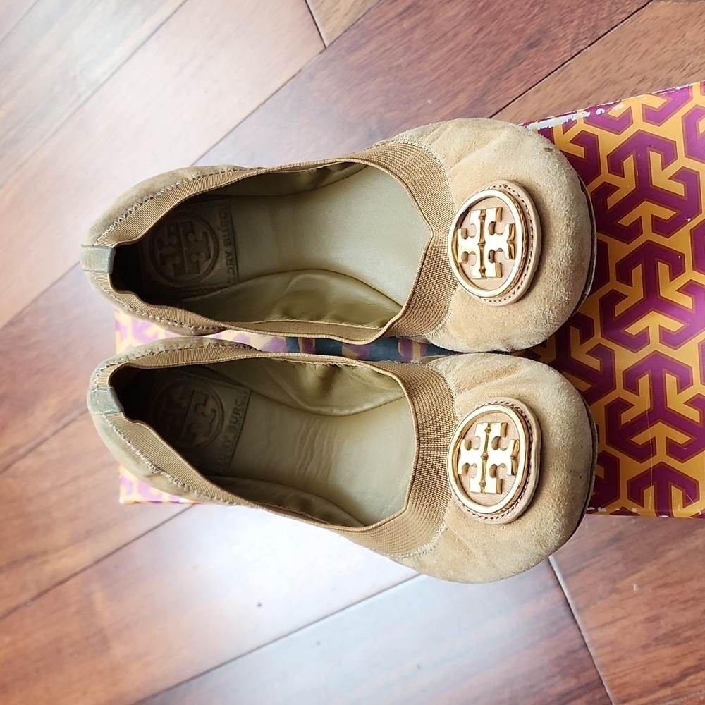 Tory Burch Caroline Flats - Picture 2 of 4